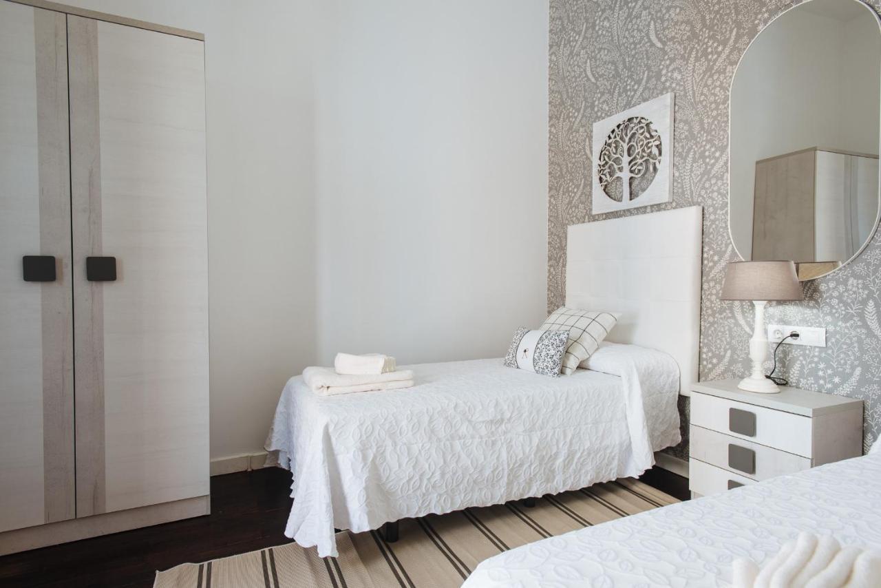 Apartamento Puerta Real - Free Parking Σεβίλλη Εξωτερικό φωτογραφία